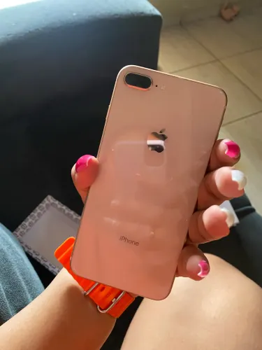 iPhone 8 Plus 