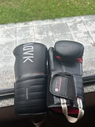 ? Luva de Boxe/Muay Thai - Preta -excelente Conservação