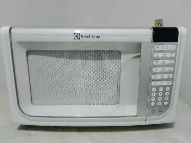 Microondas Eletrolux funcionando perfeitamente tudo 220 volts 230 reais