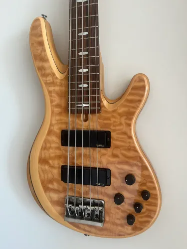 Contrabaixo Yamaha TRB 1005J