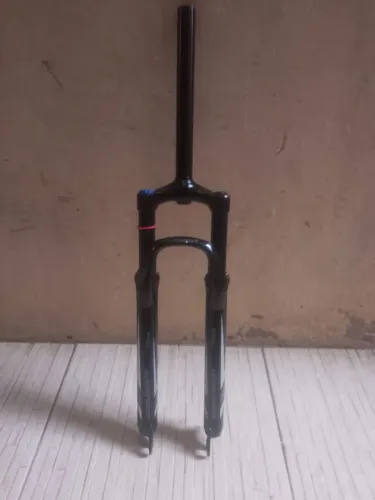 Garfo com suspensão aro 29 