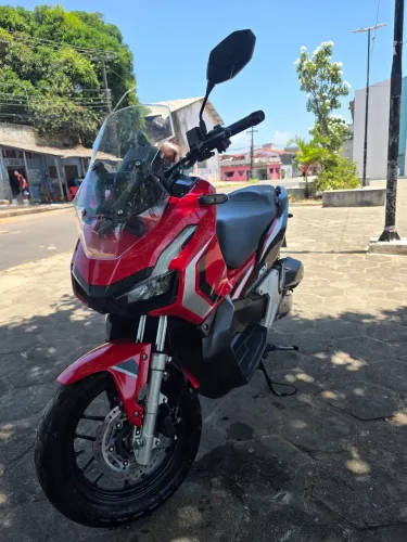 Honda adv super conservada