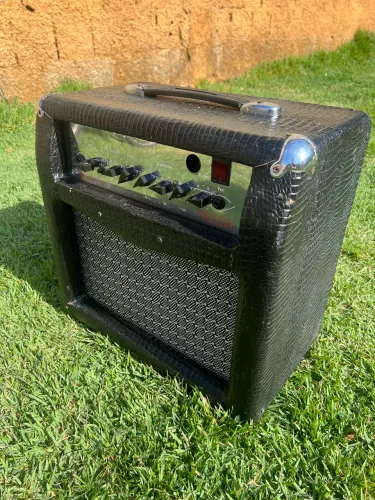 Cubo amplificador guitarra valvulado Music Ragna Rock