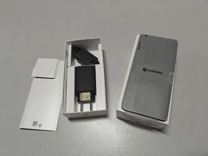 Smartphone Motorola Edge 70 5g Gadget Gray - 256gb + 8gb RAM / Produto novo lacrado + NF