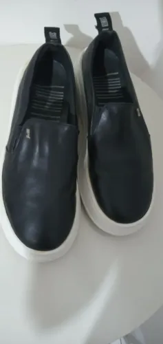 Tênis Santa Lolla (slip on/ couro confort) Tam.37. Usado.