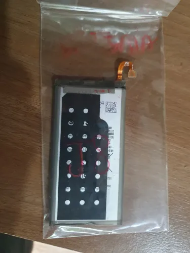 Batetia samsung j8 original retirado