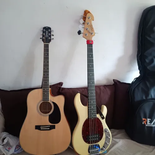 Vendo violão e contra baixo 