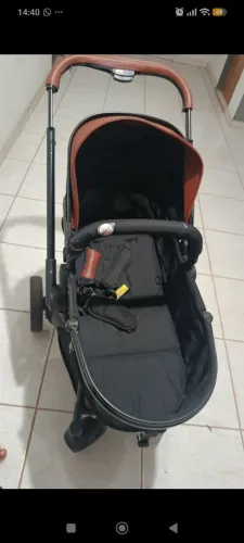 Carrinho de bebê da marca Dizieco, usado poucas vezes