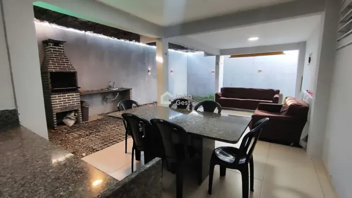 ALUGA SE CASA EM LAGOA NOVA