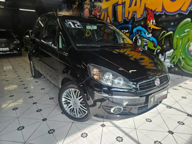 Fiat Idea Essence 1.6 Flex 16V 5P 2012