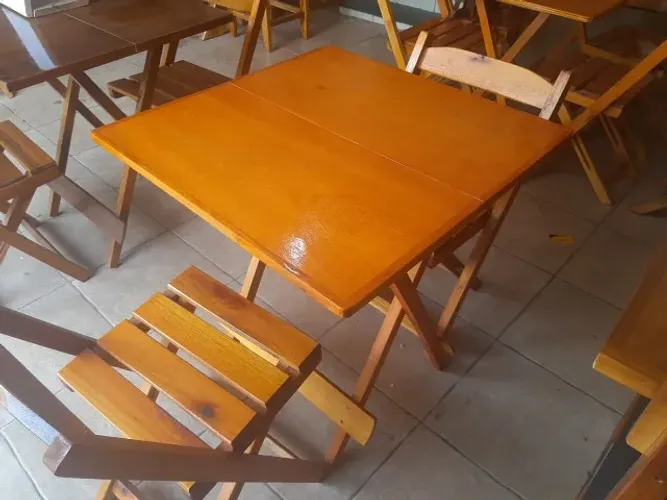 Mesa dobrável madeira nobre mogno africano com 2,4 cadeiras pra bar,pub,lanchonete