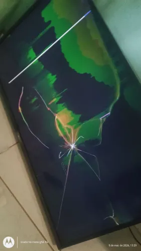 Vendo tv LG nova na caixa completa ,danificada 