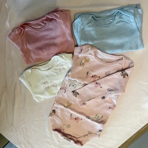 4 peças Roupa Carters NOVA