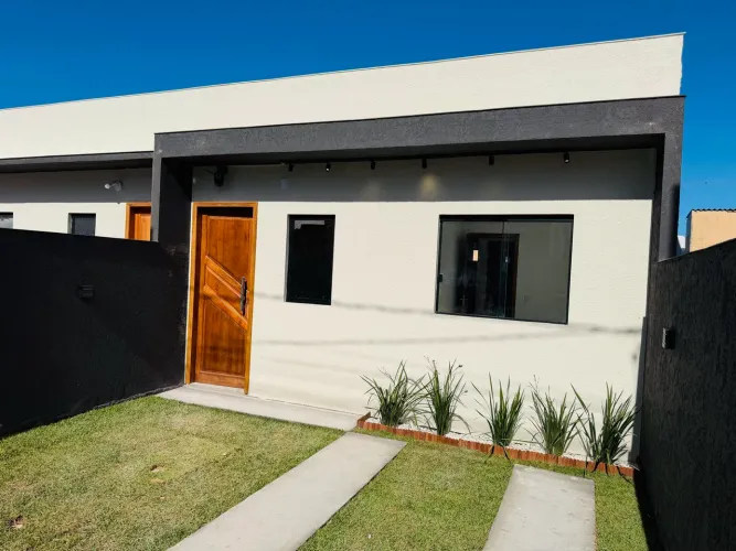 CASA NOVA À VENDA - PRONTA PARA MORAR!
