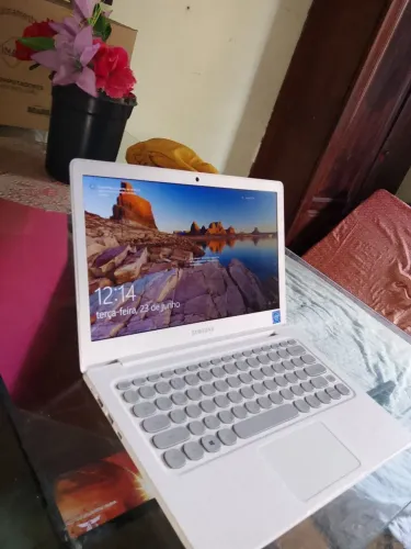 Notebook Samsung F30 Branco - pra levar logo