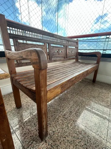 Banco de Madeira Maciça