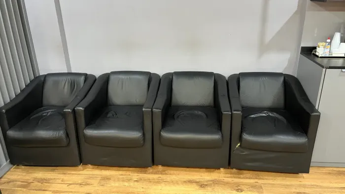 Vendo 4 poltronas de espera