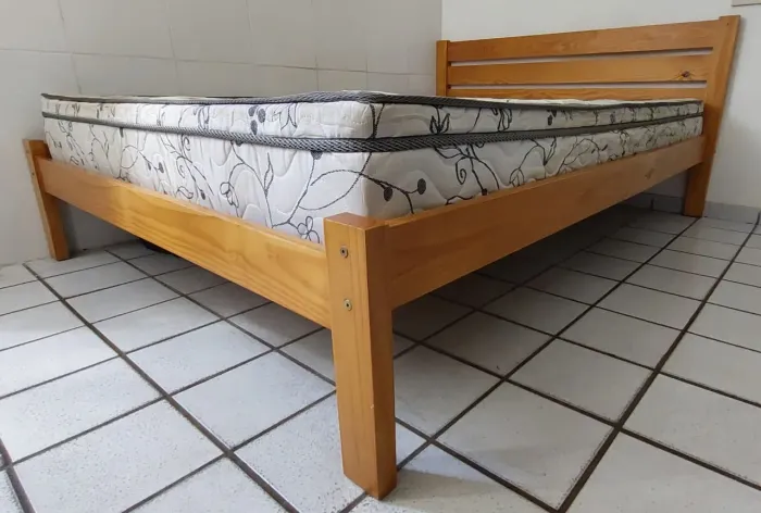 Cama casal madeira