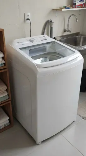 Máquina de lavar Eletrolux 17 kg.