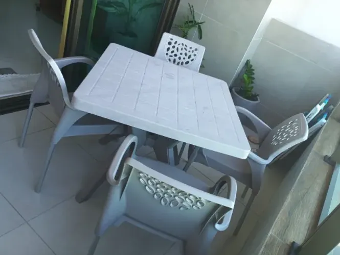 mesa e cadeiras Tramontina modelo Luxe . Pés de alumínio para poltrona