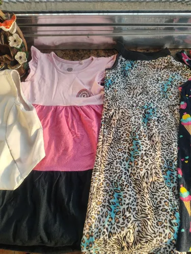 Lote: roupas infantil menina, vestidos, camisetas etc ( tamanhos na descrição )