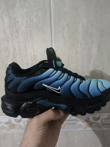 Tênis Nike Air max tn plus azul e preto