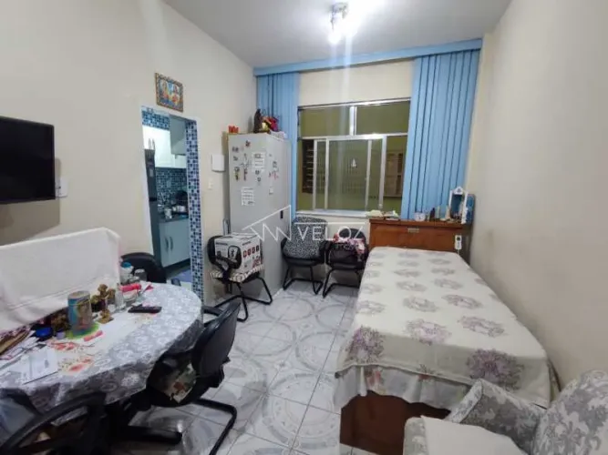 Kitnet/Conjugado - / Residencial / Centro