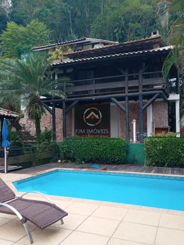 Venda Casa em Condomínio em Niterói - 4 Dormitórios, 263m²