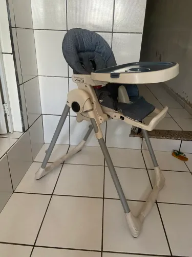 Cadeira de alimentação 