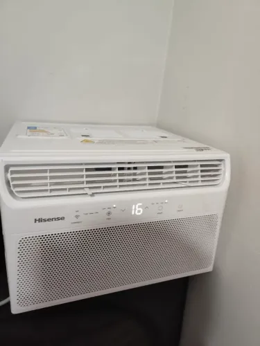 AR-CONDICIONADO DE JANELA HISENSE 10.000 BTUs.