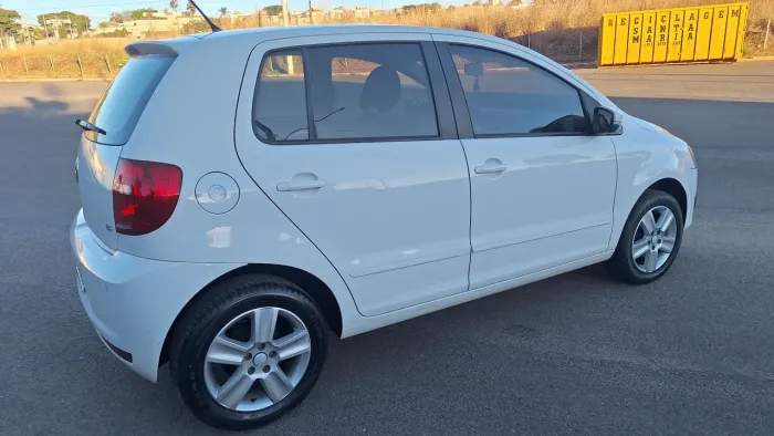 Volkswagen Fox 1.6 MI Total Flex 8V 5P 2013