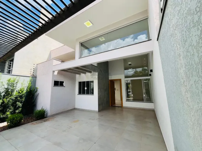 Excelente casa à venda no Jardim Petrópolis, em Maringá. Cozinha Planejada
