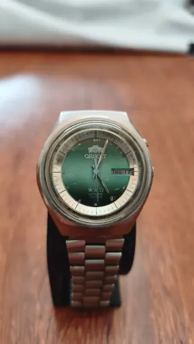 Relógio Orient Automático Vintage forma Geométrica Verde