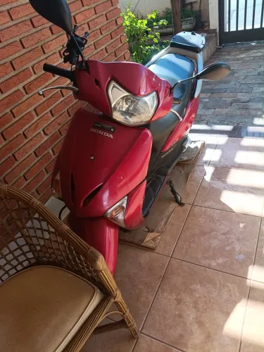 Vendo moto LED 2010 , VERMELHA ,