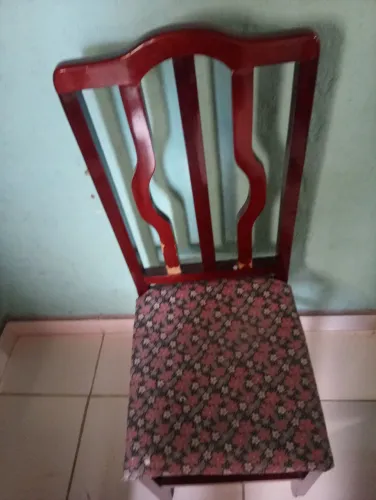 Três cadeiras de jantar colonial