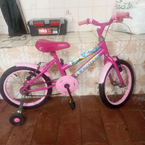 Vendo bicicleta infantil por 250 reais