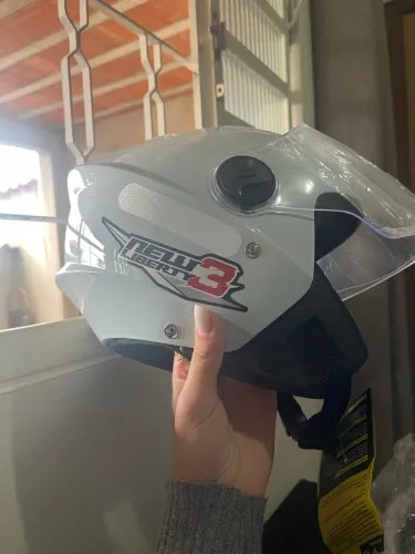Vendo capacete novo nunca usado 58