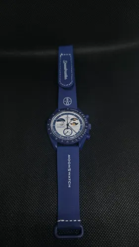 Omega X Swatch snoop Mission To Earthphase Moonshine Gold