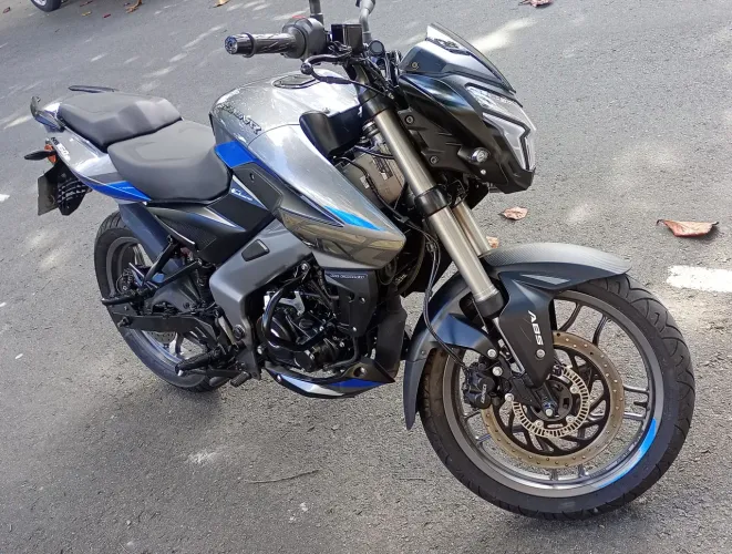 DOMINAR NS160 - 2026 - 700 KMS RODADOS