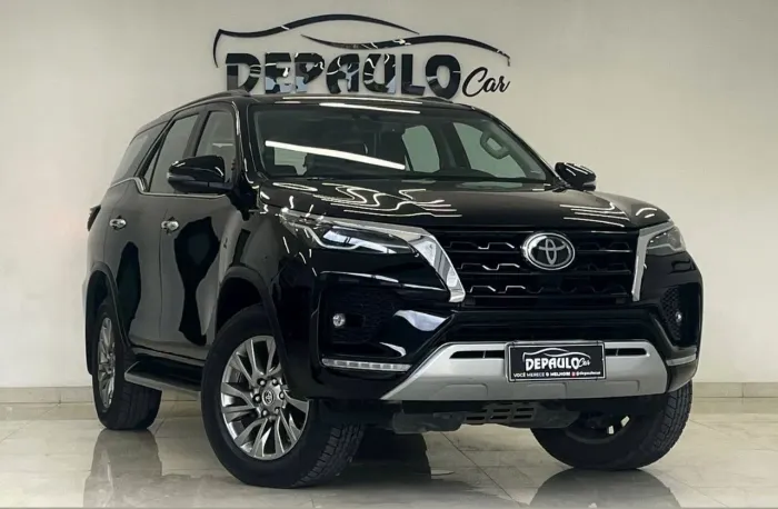 Toyota Hilux SW4 SRX 4X4 2.8 TDI 16V Dies. Aut. 2023
