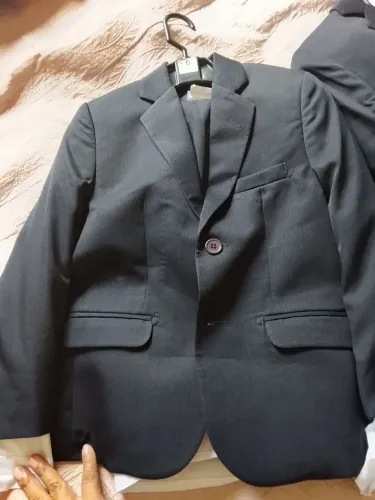 Vendo duas terno de criança para formatura final do ano Romarinho cor azul