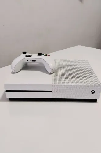 Xbox One S | 1 controle ORIGINAL | Estado de NOVO