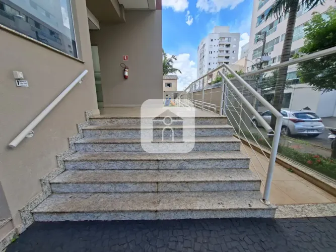 Apartamento para locação e venda no bairro Copacabana.