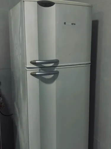 Geladeira Electrolux Frost Free DF37
