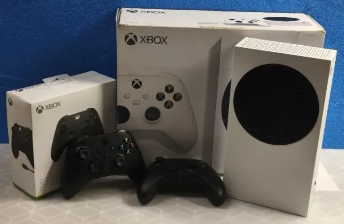Xbox Séries S + 2 controles - envio pela Olx