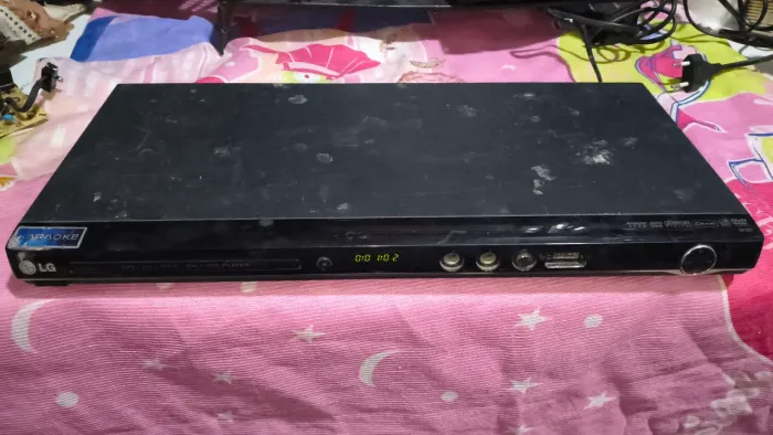 DVD PLAYER E KARAOKE LG MOD DV383
