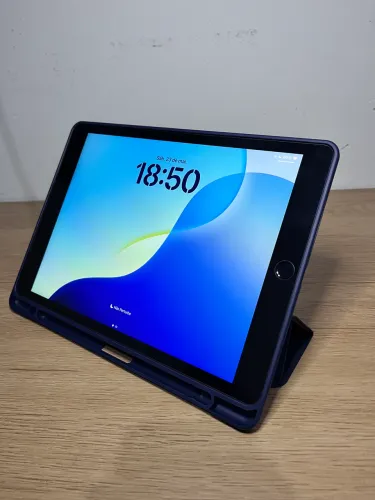 iPad 8 32GB Impecável + Capinha Magnética + Película