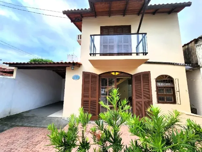 Casa Mobiliada para Locação Mensal em Canasvieiras - 3 Dormitórios