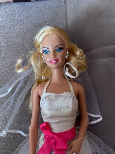Barbie noiva- USADA