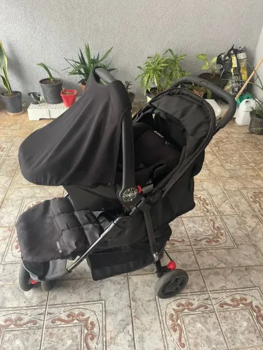 Carrinho de bebê + bebê conforto